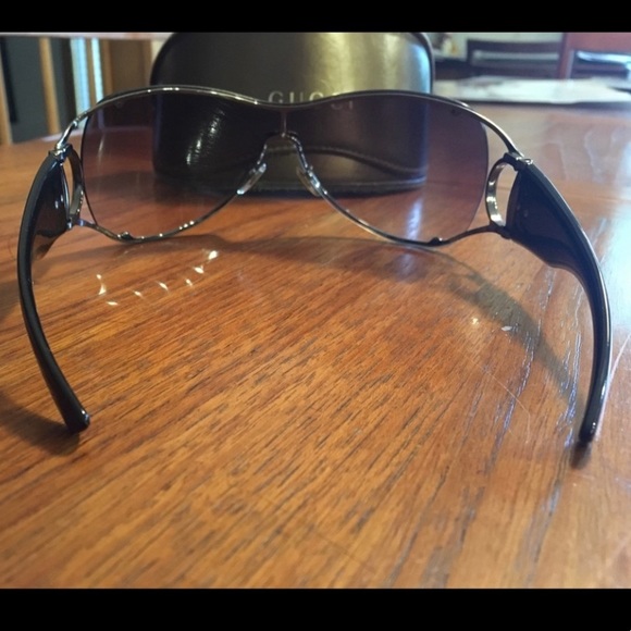 Gucci sunglasses main image 3